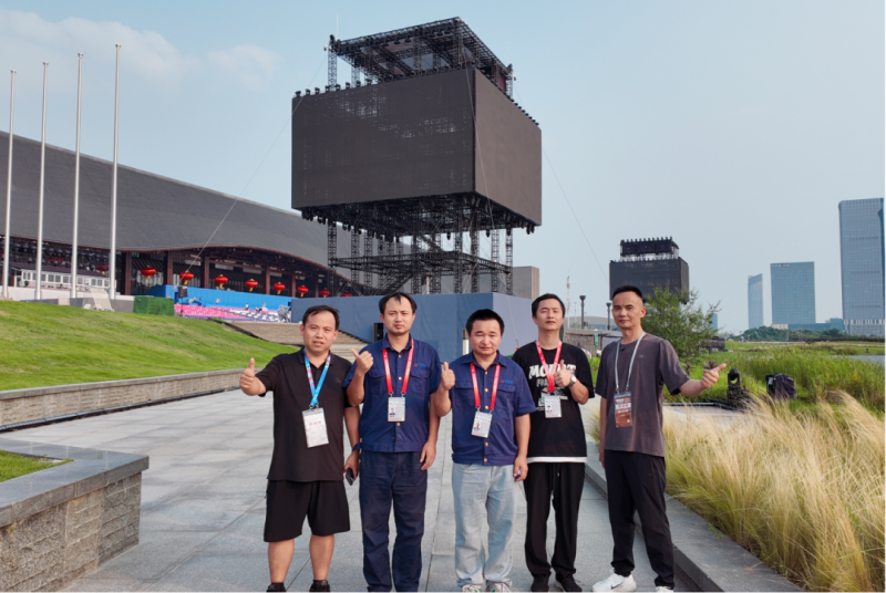 再登世界舞台！新亚胜1142㎡透明屏闪耀成都世运会开幕式