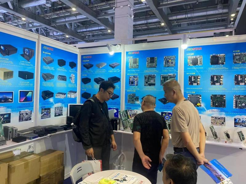 以创新驱动智造升级——爱鑫微亮相2025工博会再展硬核实力