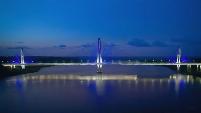 长江六桥亮化案例丨鸿利智汇旗下明鑫成以光影技术点亮泸州新地标！