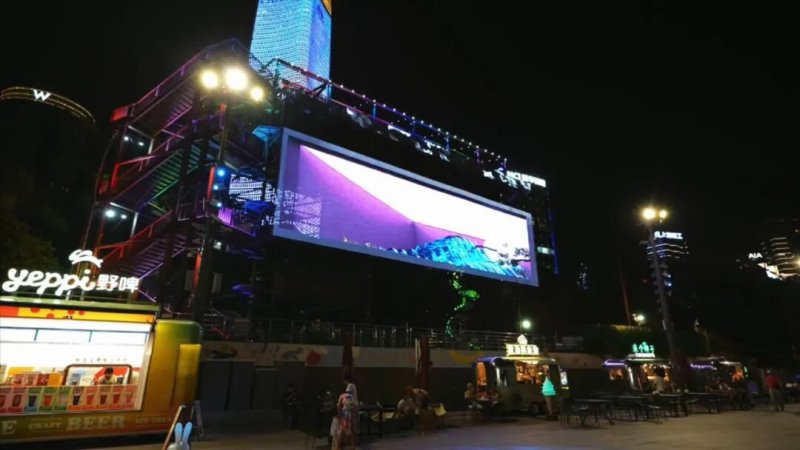 上海夜景新C位，国庆打卡北外滩“魔都矩阵”裸眼3D大屏