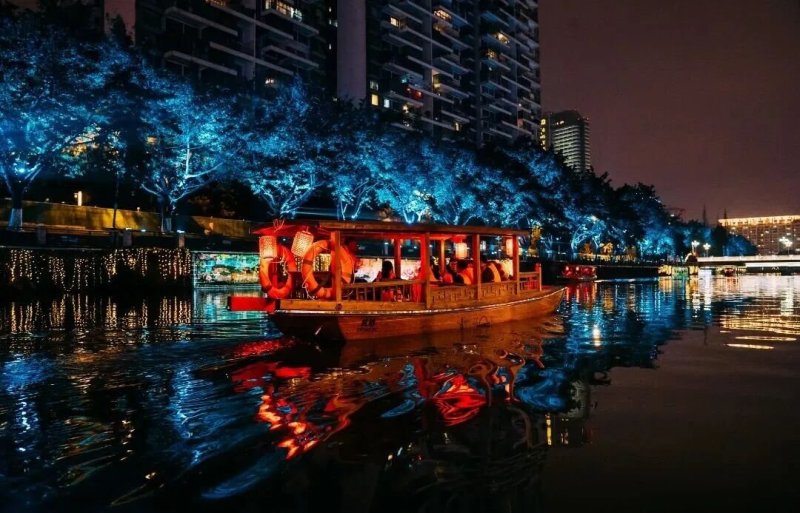 新华社专访 | 利亚德董事长李军：技术破局为本、共赢反哺生态，三十年不坠创新青云志