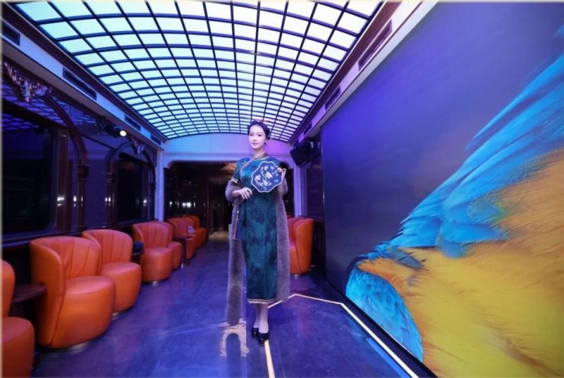 全国首列主题娱乐沉浸式文旅专列启程｜洲明提供LED方案